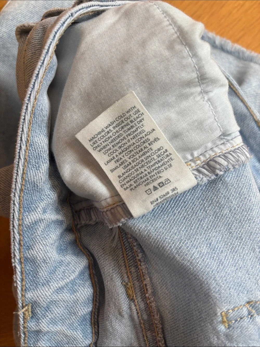 No Boundaries Women’s 6 Light Blue Denim Bermuda Shorts